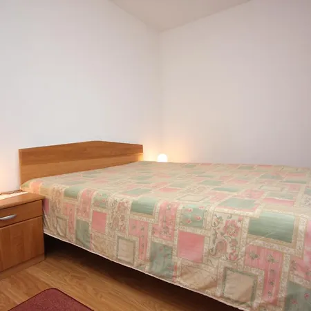 With Parking Space - 8448 Vis