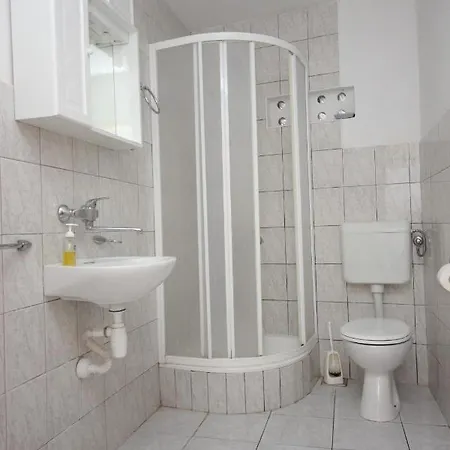 Apartment With Parking Space - 8448 *